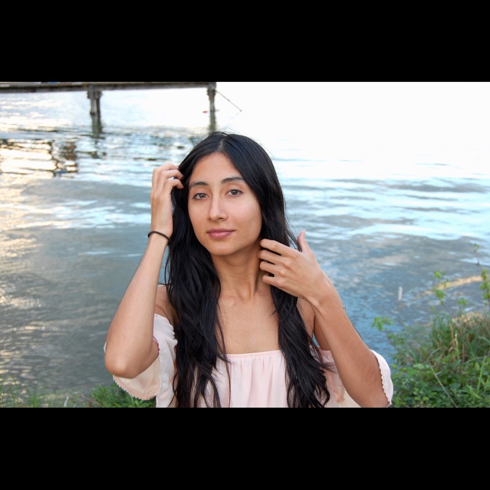 Top seller.. 5 star reviews... Fast shipper!